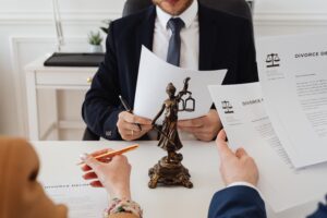 Czym wyróżnia się dobry prawnik — łódzkie kancelarie świadczące pomoc dla firm